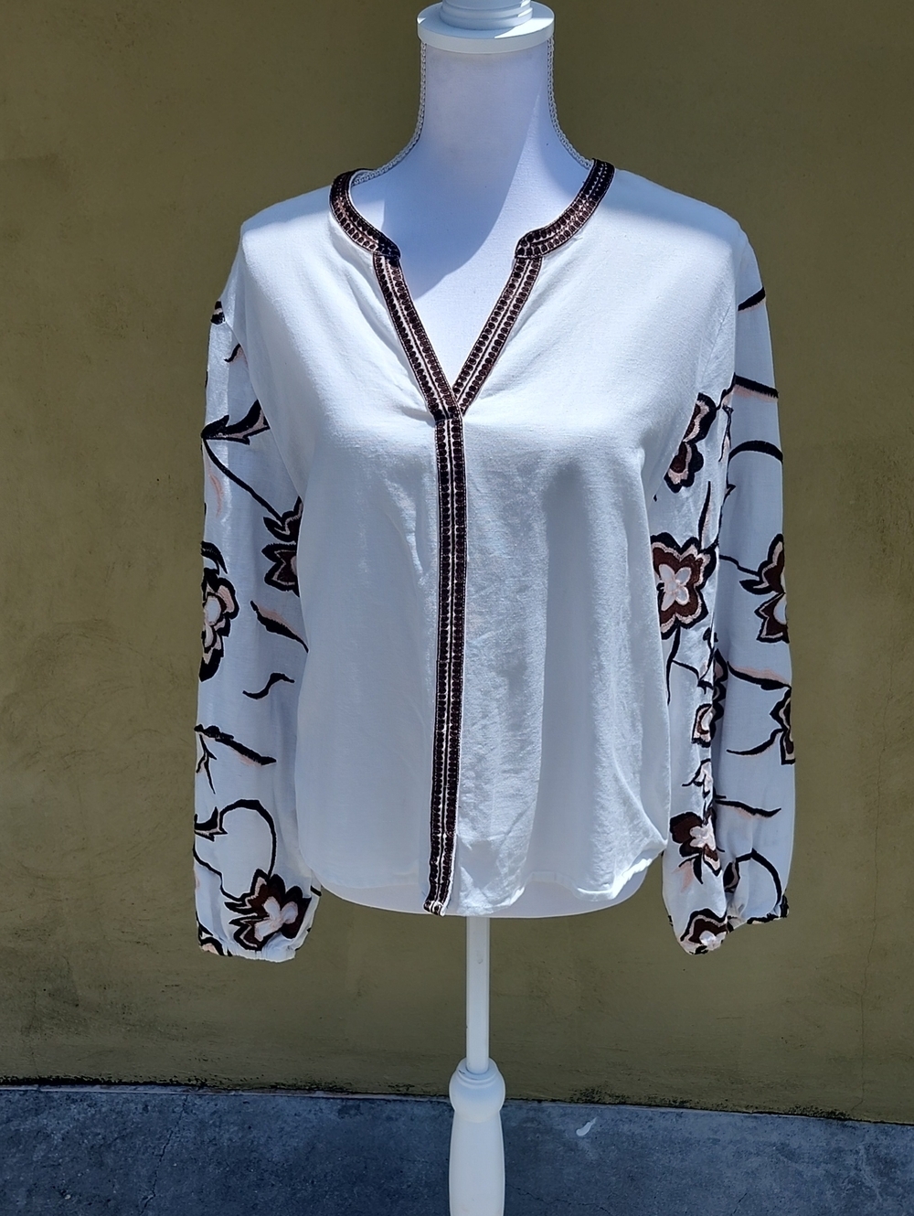 Calypso St. Barth White Floral-Print V-Neck Long Sleeve Blouse